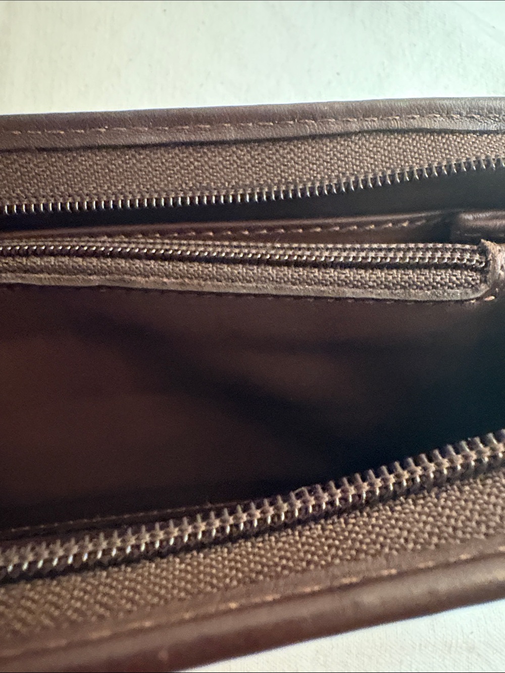 Brown Handcrafted Leather Zip Wallet, made in Bolivia - Picture 3 of 12